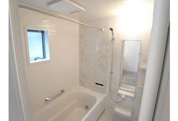 浴室暖房乾燥機付きの浴室！広々1坪サイズ！
