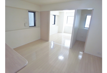 LDK　約13.7帖