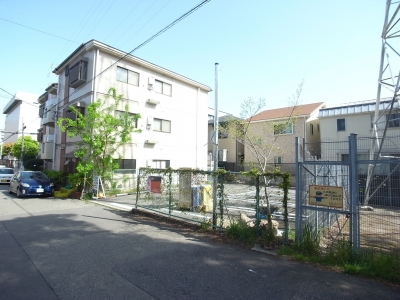 土地面積　約42.45坪