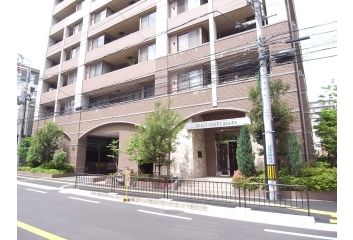内環状線や新御堂筋に近く車での移動に便利です
