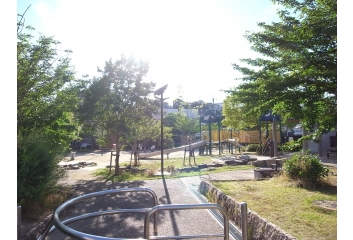 千里山東公園　約10ｍ
