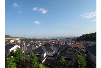 大阪平野一望の眺望あり！