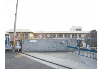 広田小学校　約550ｍ