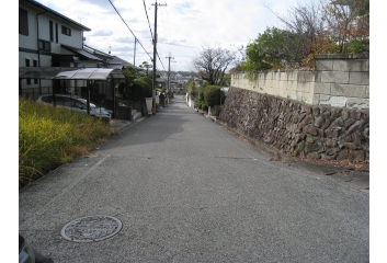 前面道路も6ｍで広々