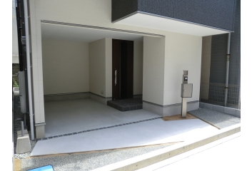 同社施工例　玄関