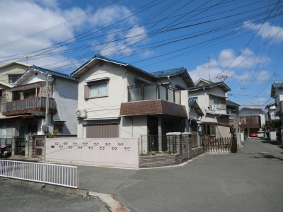 南東角地で採光・通風良好！