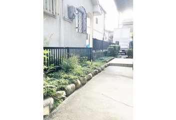 庭①_駐車場とは別に自転車もしっかり置けます！