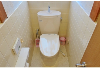 トイレは５年ほど前に交換済み！