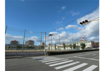 上甲子園中学校　約750ｍ