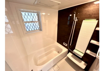 浴室サイズは1616でゆったり。浴室暖房・乾燥機能標準装備！