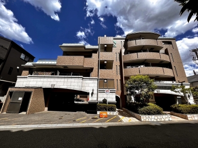 建物外観　鉄筋コンクリート造5階建