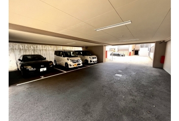 共用部　敷地内駐車場　※空き状況は都度確認