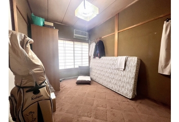 1階和室5帖　南向きにて採光・陽当たり良好！