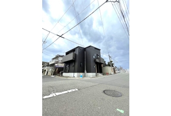 前面道路広々しています。