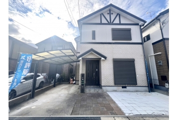 外観②　駐車場2台（車種制限有り）