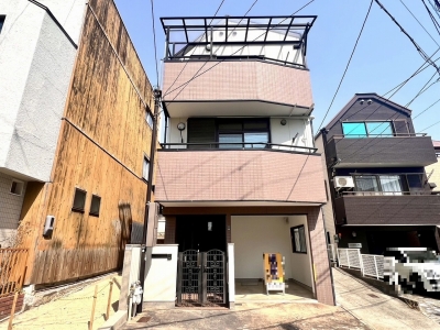 1998年9月建築　鉄骨造3階建　3LDK　全居室収納有り