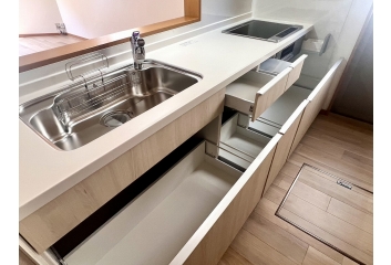 キッチン（設備入替済）IH3口コンロ、大型シンク、混合水栓