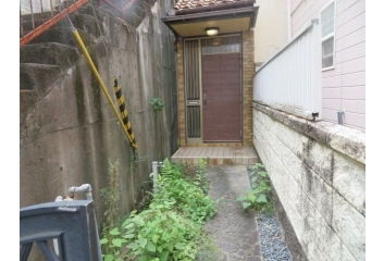 小・中学校徒歩圏内！ファミリー様にも需要があるエリアです♪