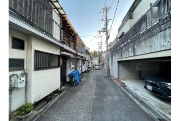 外観・前面道路